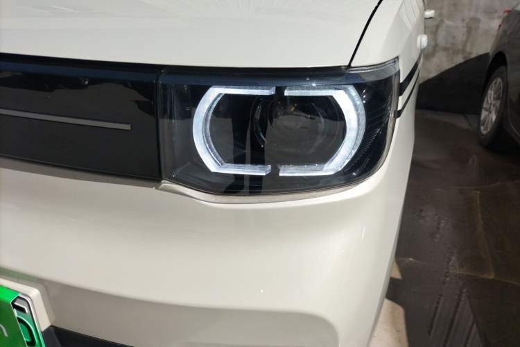 Used Wuling Hongguang MINIEV 2022 Macaron Premium Model – Lithium Iron Phosphate Left Front Headlight