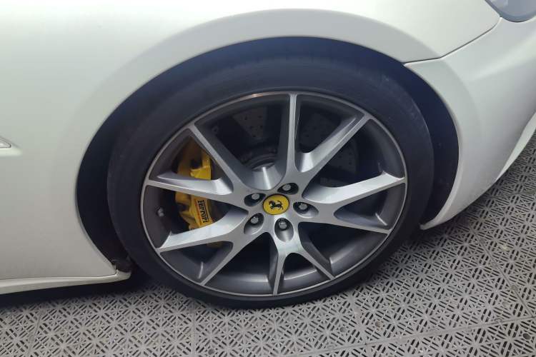 Used Ferrari California T 2012 4.3L Standard Edition Exterior 7