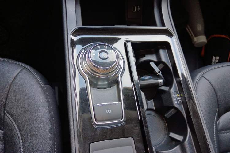 Used Ford Edge 2020 EcoBoost 245 Two-Wheel-Drive Platinum Edition 5 Seats