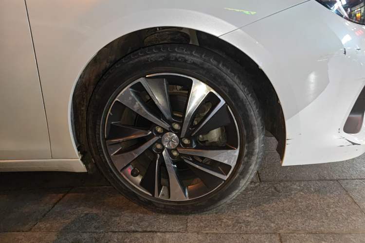 Used Peugeot 408 2020 360THP 10th Anniversary Premium Edition Right Front Wheel Hub