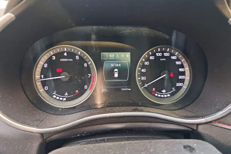 Used Changan CS55 2018 1.5T Manual Colorful Model China V Standard
