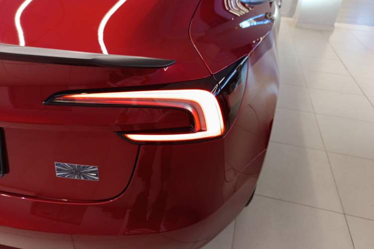 Used Tesla Model 3 2024 High-Performance All-Wheel-Drive Version