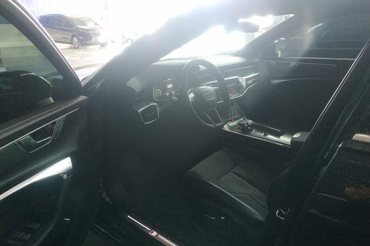 Used Audi A6L 2023 Revised 40 TFSI Luxury Dynamic Edition Driver Seat