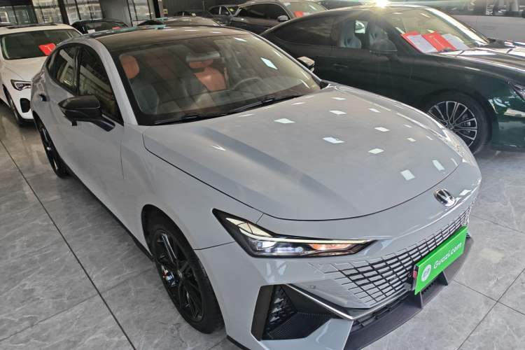 Used CHANGAN UNI-V 2022 1.5T Prestige Version
