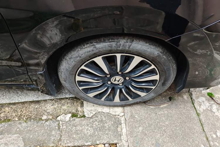 Used Honda Crider 2013 1.8L automatic luxury edition