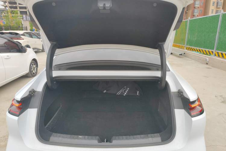 Used Geely Galaxy E8 2025 575 km Intelligent Driving Edition Trunk