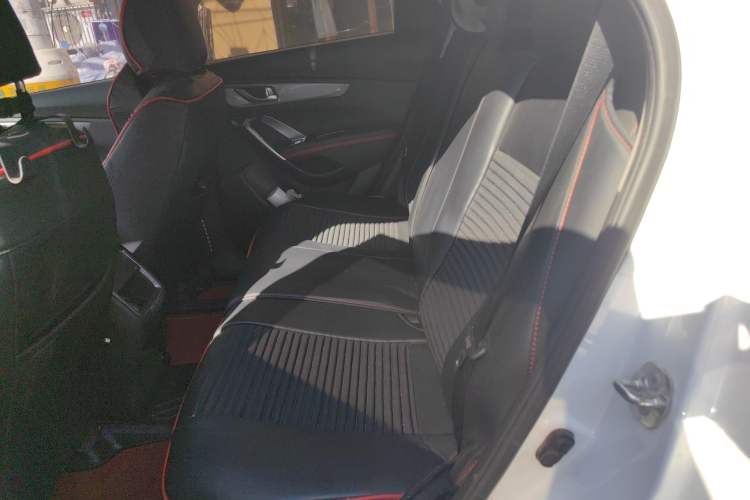 Used Changan CS55 2018 1.5T Manual Colorful Model China V Standard
