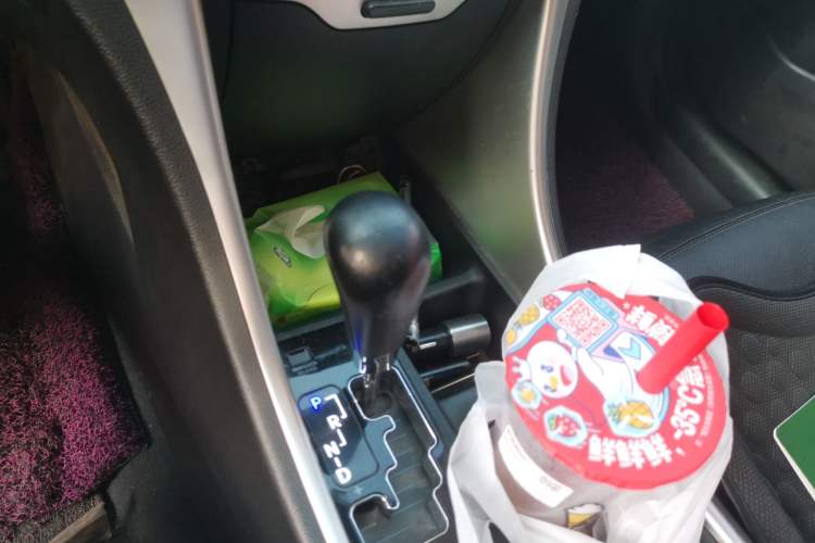 Used Hyundai Sonata 2014 2.4L Automatic Luxury Version China IV Standard Gear Lever