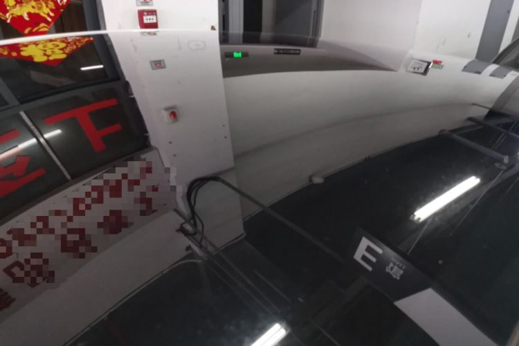 Used Tesla Model Y 2023 Rear-Wheel-Drive Version Roof