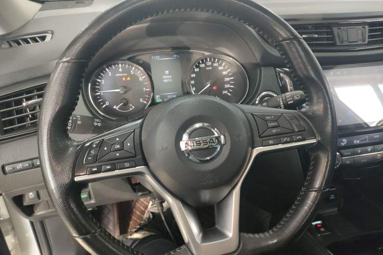 Used Nissan X-Trail 2022 2.0L Two-Wheel Drive Smart Connect Premium Edition