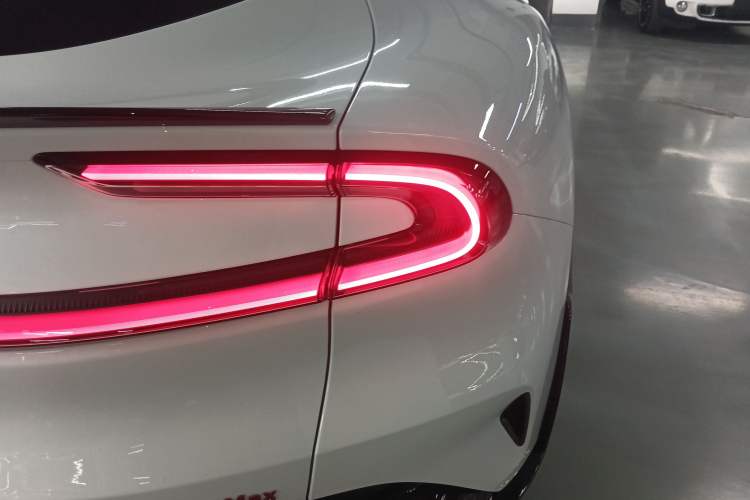 Used Xiaomi Auto YU7 2025 Ultra-Long Range High-Performance All-Wheel-Drive Max Edition
