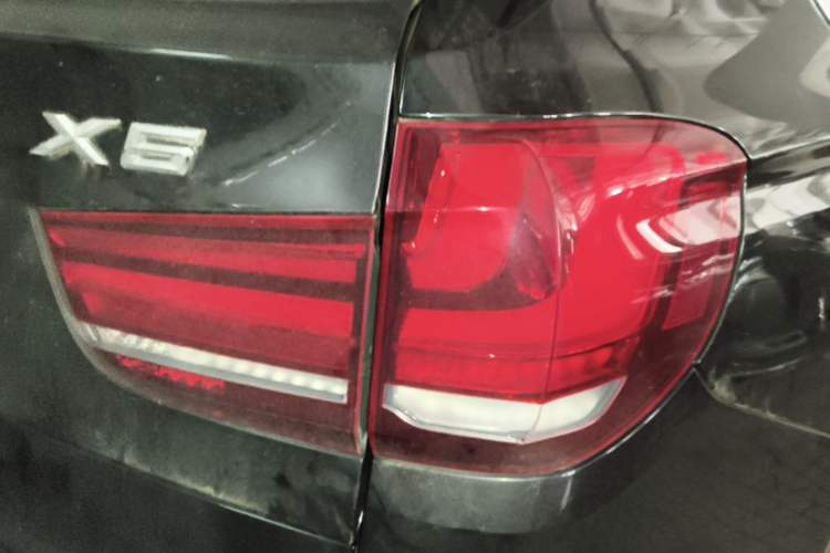 Used BMW X5 2015 xDrive28i
