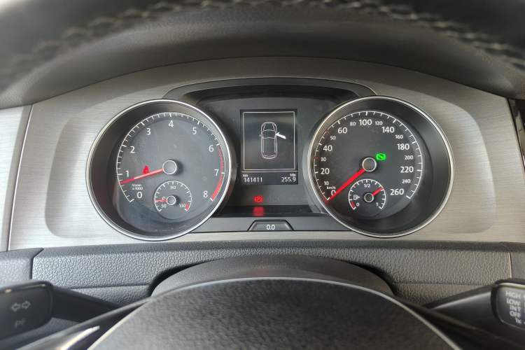 Used Volkswagen Golf 2014 1.4TSI Automatic Luxury Model
