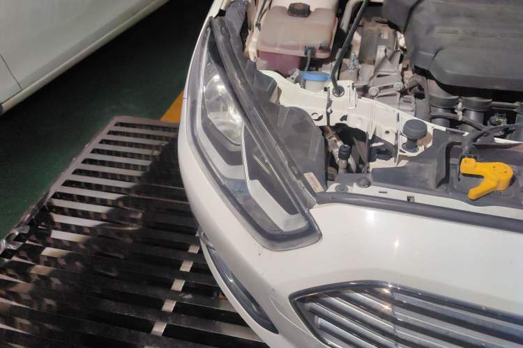 Used Ford Escort 2015 1.5L Automatic Fashion Model