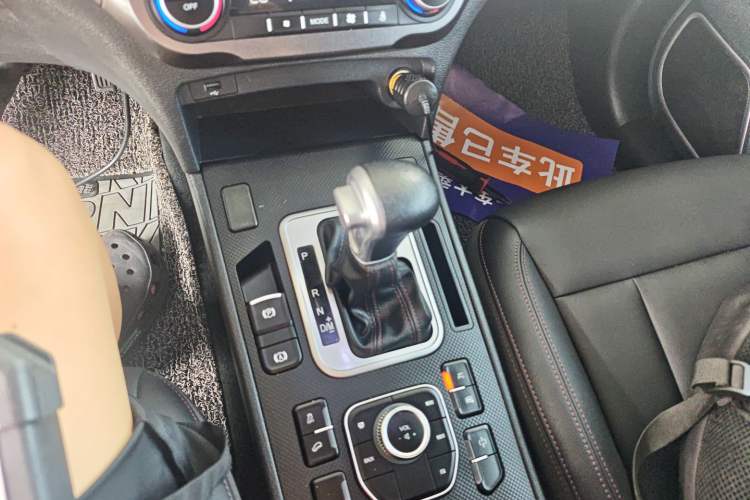 Used Haval H6 Coupe 2018 Red-Label 1.5T Automatic Two-Wheel Drive Ultra-Luxury Model Gear Lever