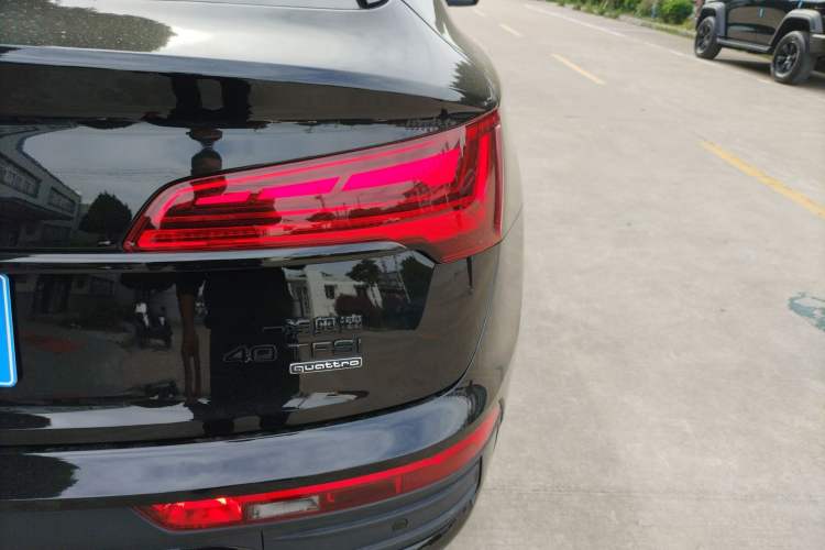 Used Audi Q5L Sportback 2023 40 TFSI Luxury Model Right Rear Taillight