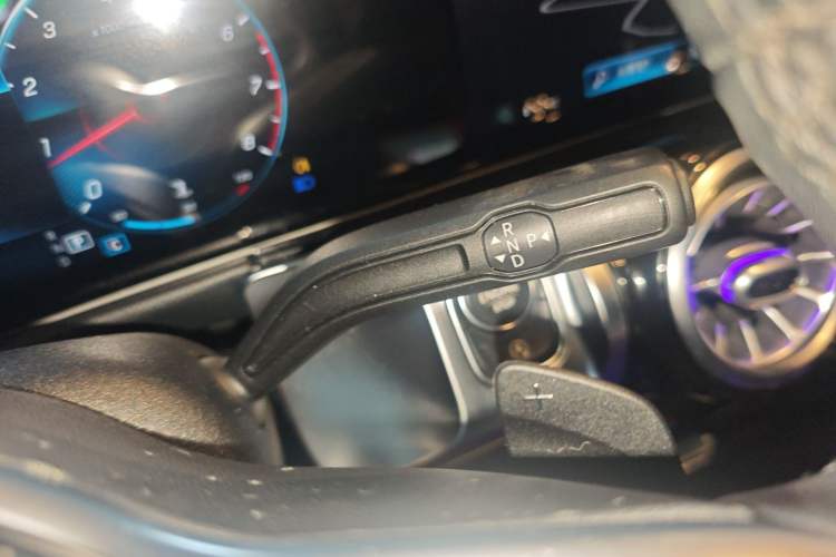 Used Mercedes-Benz GLB 2020 Facelift GLB 200 Fashion Edition Gear Lever