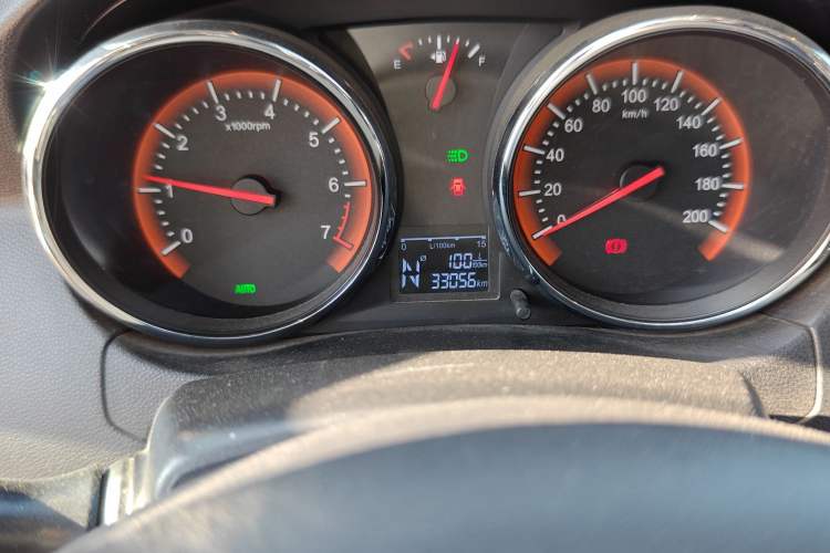 Used Cowin C3R 2015 1.5L AMT Gold Diamond Edition