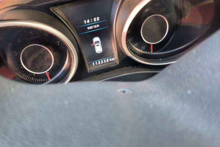 Used Leopaard CS10 2015 2.0T Manual Excellence Edition Odometer Close Up