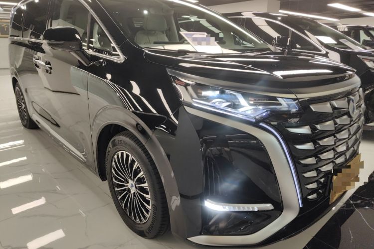 Used Denza D9 2022 DM-i 970 Four-Wheel Drive Flagship Model Front Right 45 Deg