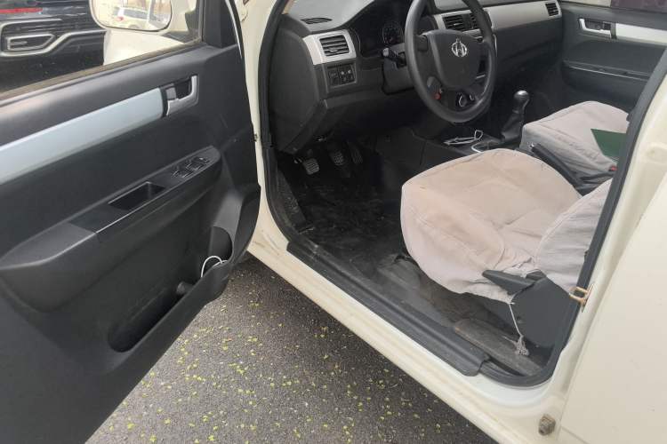 Used CHANGAN KAICHENG Shenqi F30 2018 1.5L Comfort Trim Short Wheelbase DAM15L Driver Seat