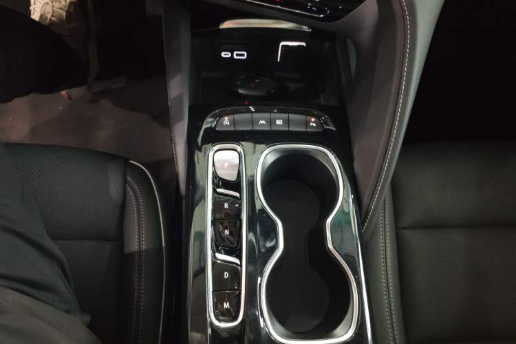 Used Buick Envision 2021 Encore Plus 652T Five-Seat Luxury Model
