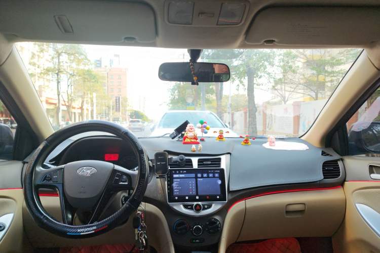 Used Hyundai Verna (older generation) 2010 Sedan 1.4L Automatic Comfort Model GS
