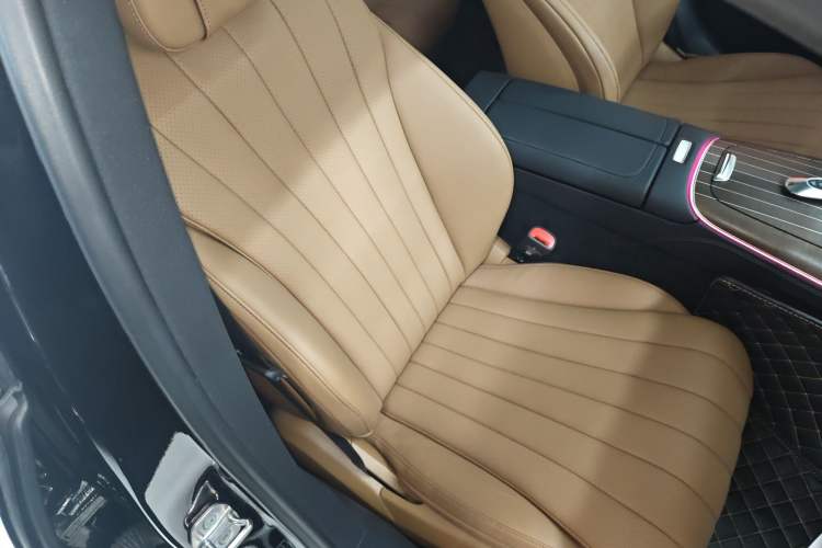 Used Mercedes-Benz E-Class 2024 Facelift E 300 L Luxury Edition
