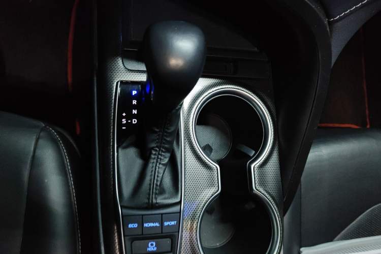Used Toyota Camry 2021 2.5S Fēngshàng Edition Gear Lever