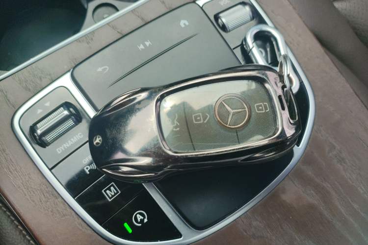 Used Mercedes-Benz GLC 2020 Facelift GLC 300 L 4MATIC Dynamic Edition Interior 1