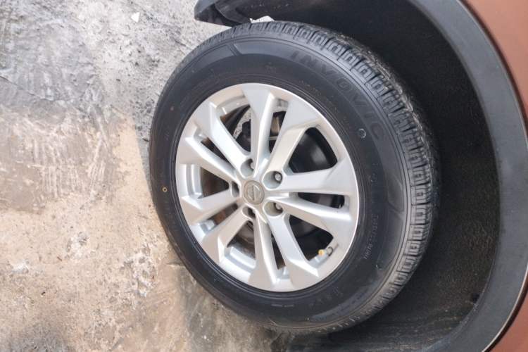 Used Nissan X-Trail 2015 2.0L CVT Comfort MAX Edition 2WD Exterior 3