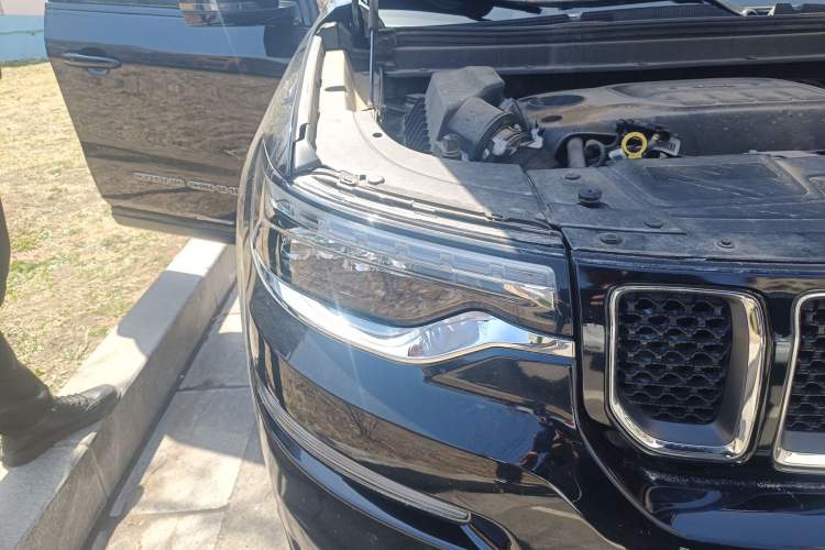 Used Jeep Grand Commander 2018 2.0T Four-Wheel Drive Enjoyment Version China V Right Front Headlight