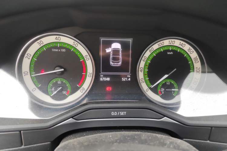 Used Skoda Superb 2018 TSI330 DSG Comfort Edition China V Standard Odometer Close Up