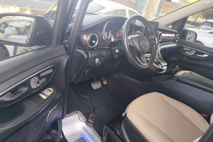 Used Mercedes-Benz V-Class 2017 V 260 L Prestige Extended Edition