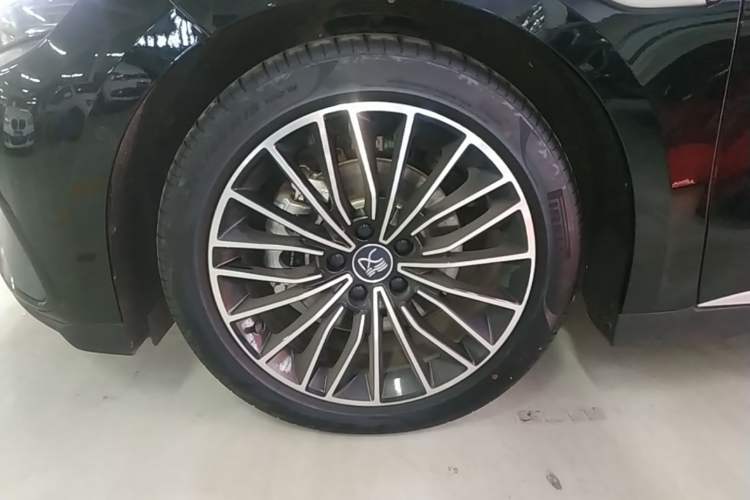 Used BYD Han 2025 DM-i Intelligent Driving Edition 125KM LiDAR Flagship Model