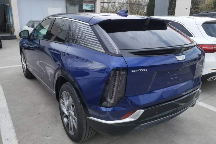 Used Cadillac OPTIQ 2024 Standard Range Version Exterior 2