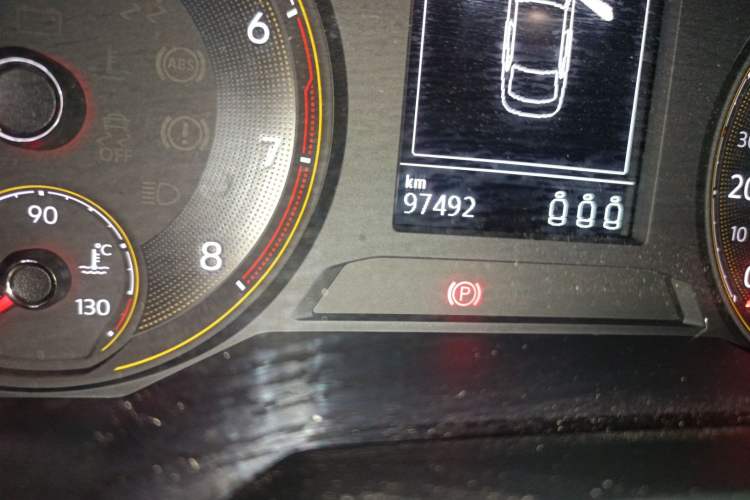 Used Volkswagen Lavida 2019 1.5L Automatic Comfort Edition China VI Standard Odometer Close Up