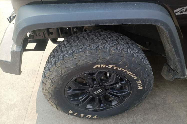 Used 212 T01 2024 2.0T Explorer
