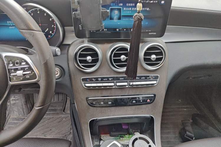 Used Mercedes-Benz GLC 2020 Facelift GLC 260 L 4MATIC Luxury Edition
