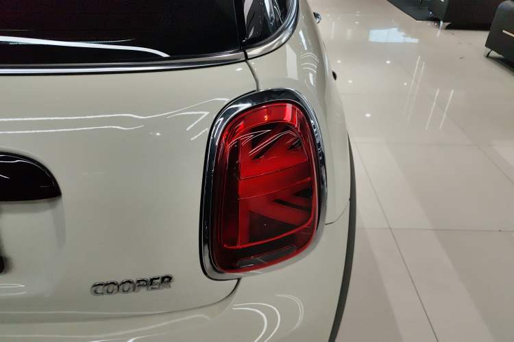 Used MINI MINI 2022 1.5T COOPER Artist
