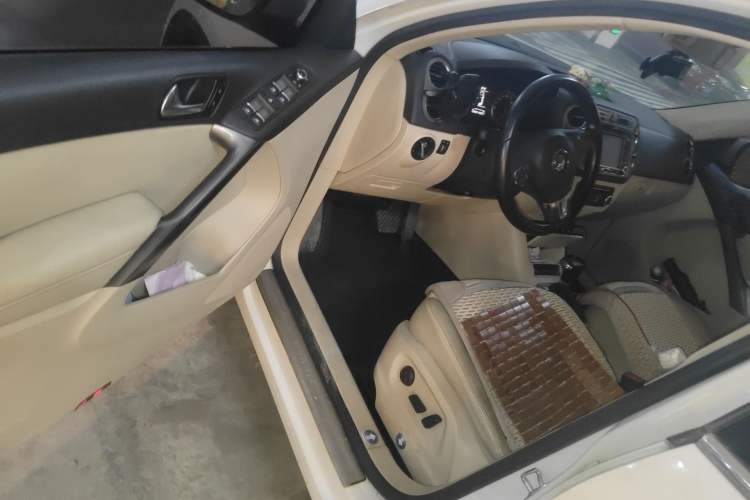 Used Volkswagen Tiguan 2010 1.8 TSI Automatic Two-Wheel Drive Trend Edition Driver Seat