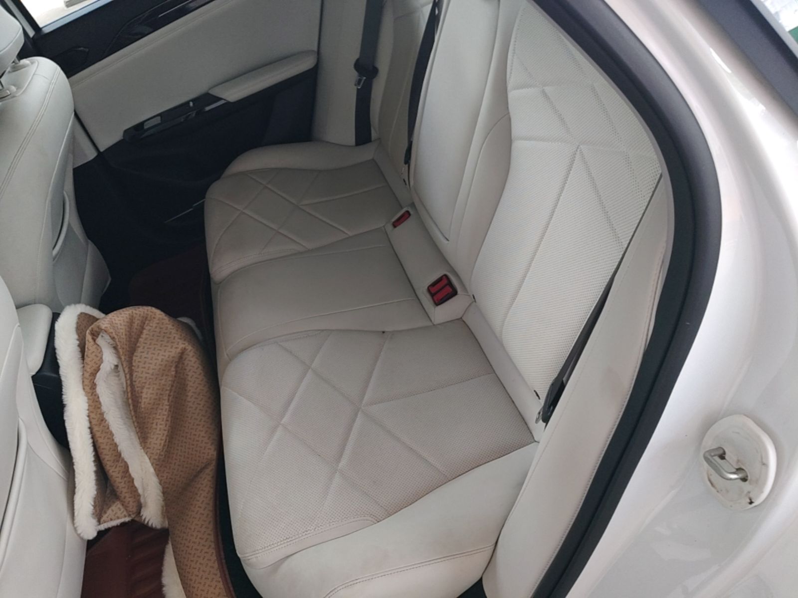 Geely Galaxy L6 2023 125km MAX — снимка 20
