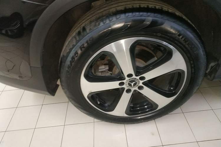 Used Mercedes-Benz GLC 2019 Facelift GLC 260 L 4MATIC Luxury Model
