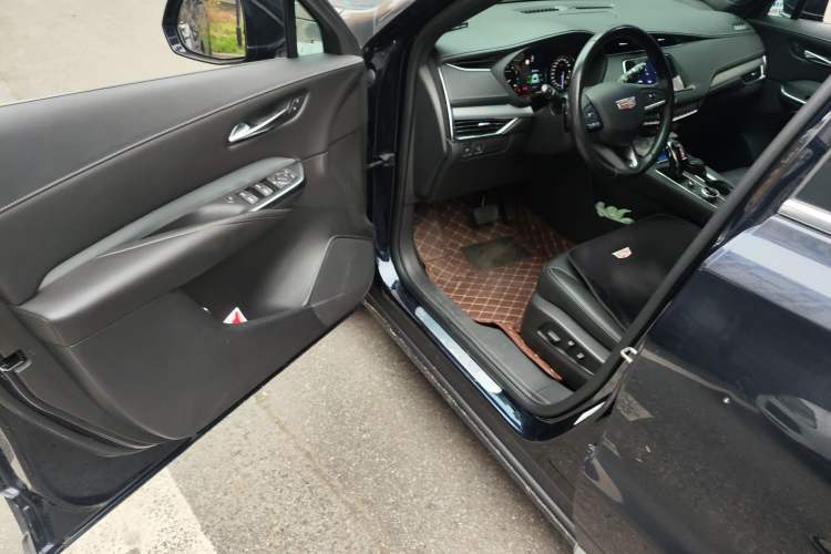 Used Cadillac XT4 2020 28T Two-Wheel-Drive Leading Version