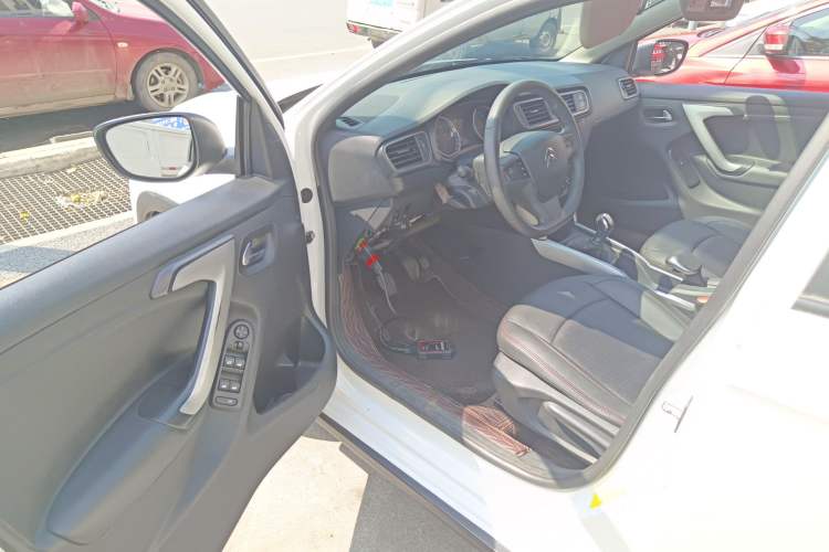 Used Citroen C3-XR 2018 1.6L Manual Pioneer Model Driver Seat