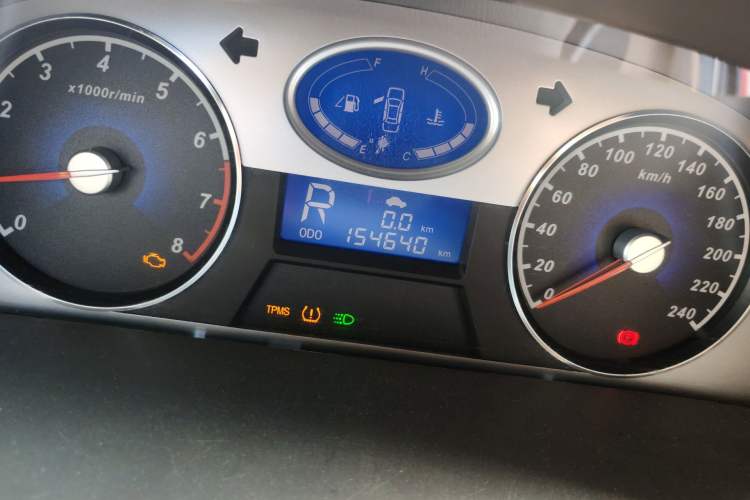 Used Geely Auto Classic Emgrand 2010 Sedan 1.8L CVT Luxury Model Odometer Close Up