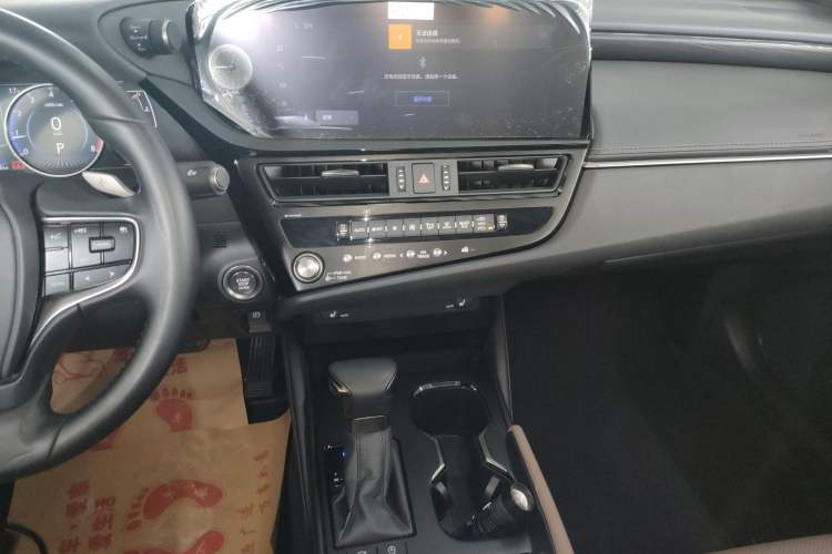 Used Lexus ES 2023 200 Excellence Edition