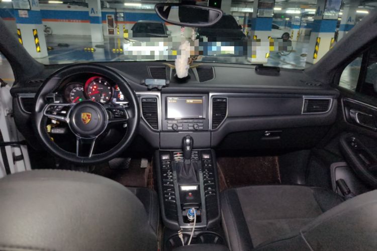 Used Porsche Macan 2014 Macan 2.0T Center Console