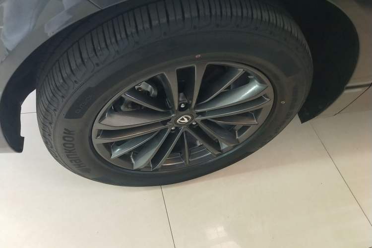 Used CHANGAN UNI-K 2023 2.0T Two-Wheel Drive YueShang Trim