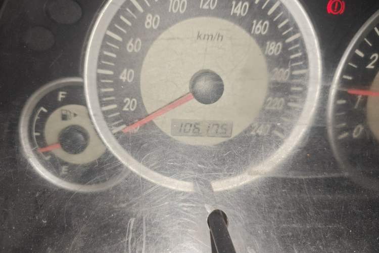 Used FAW Senya S80 2011 1.5L Manual 7-Seater Urban Elite Edition Odometer Close Up